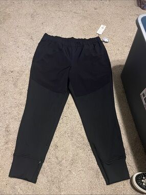 CALIA by Carrie Underwood Black Straight-Leg Active Pants